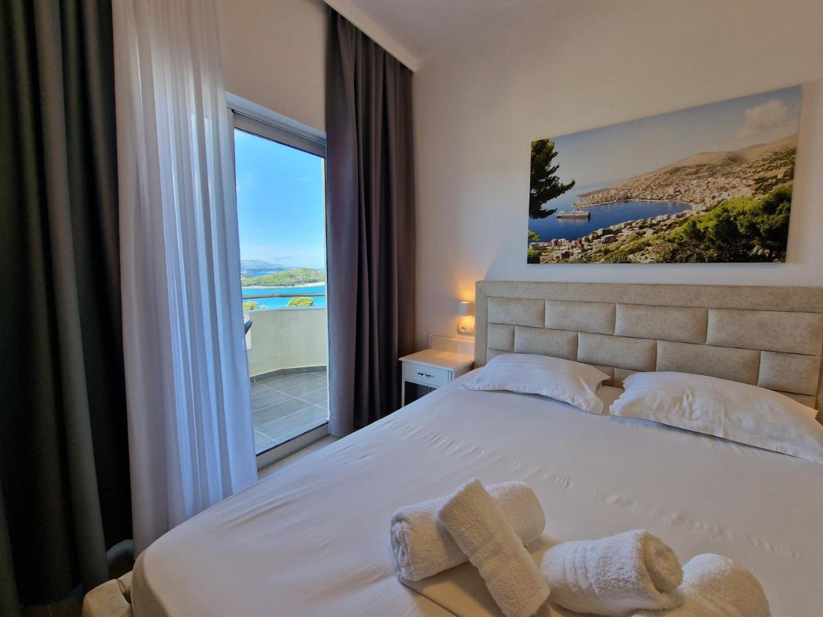 Hotel Queen Margaret Seaside Ksamil Exterior photo